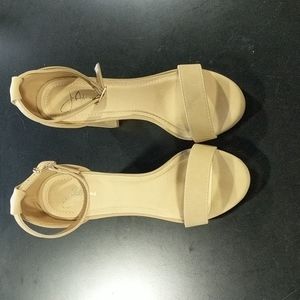 J.Adams - Womens Tan Heel in size 6.5 US Womens in color Tan